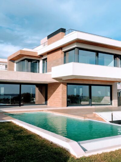 Houses / Villas